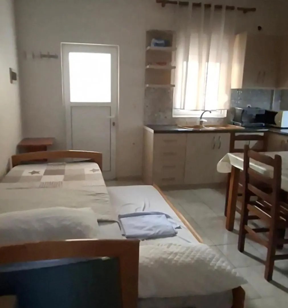 Villa Ndreca Qazim Pali 0*,